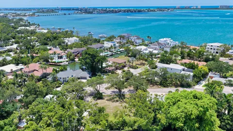 $1,495,000 | 2155 Oriole Drive, Sarasota, FL 34239