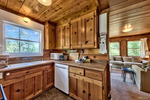 $515,000 | 1009 Cathedral Road, South Lake Tahoe, CA 96150