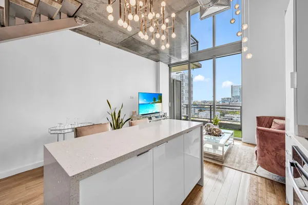 $419,999 | 690 Southwest 1st Court, Unit 1709, Miami, FL 33130