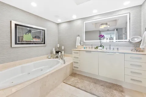 $1,250,000 | 715 Bayshore Drive, Unit 606, Fort Lauderdale, FL 33304