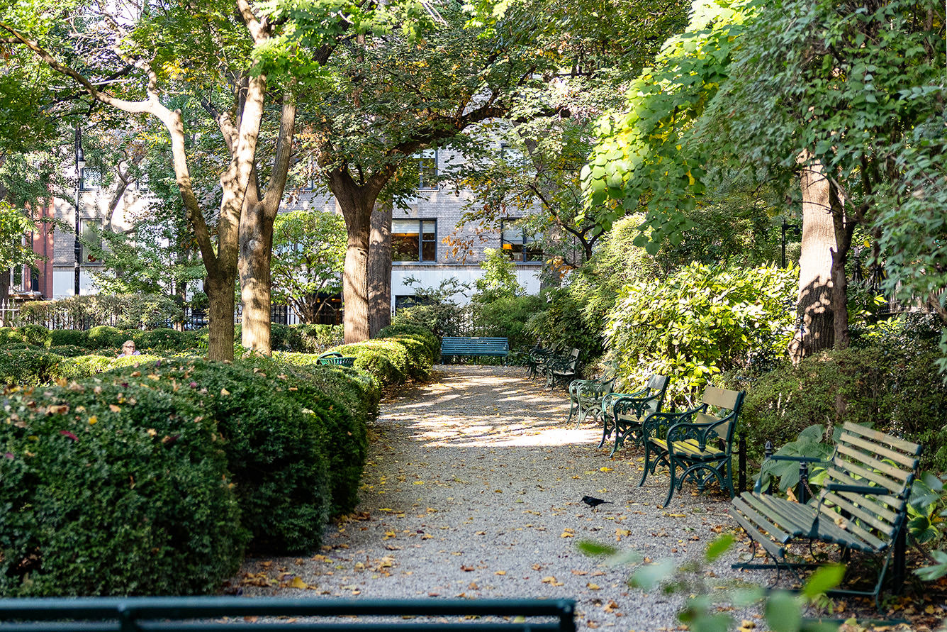 39 Gramercy Park North, Unit 9A Manhattan, NY 10010 - Photo 9 of 10 a view of a yard with plants and trees