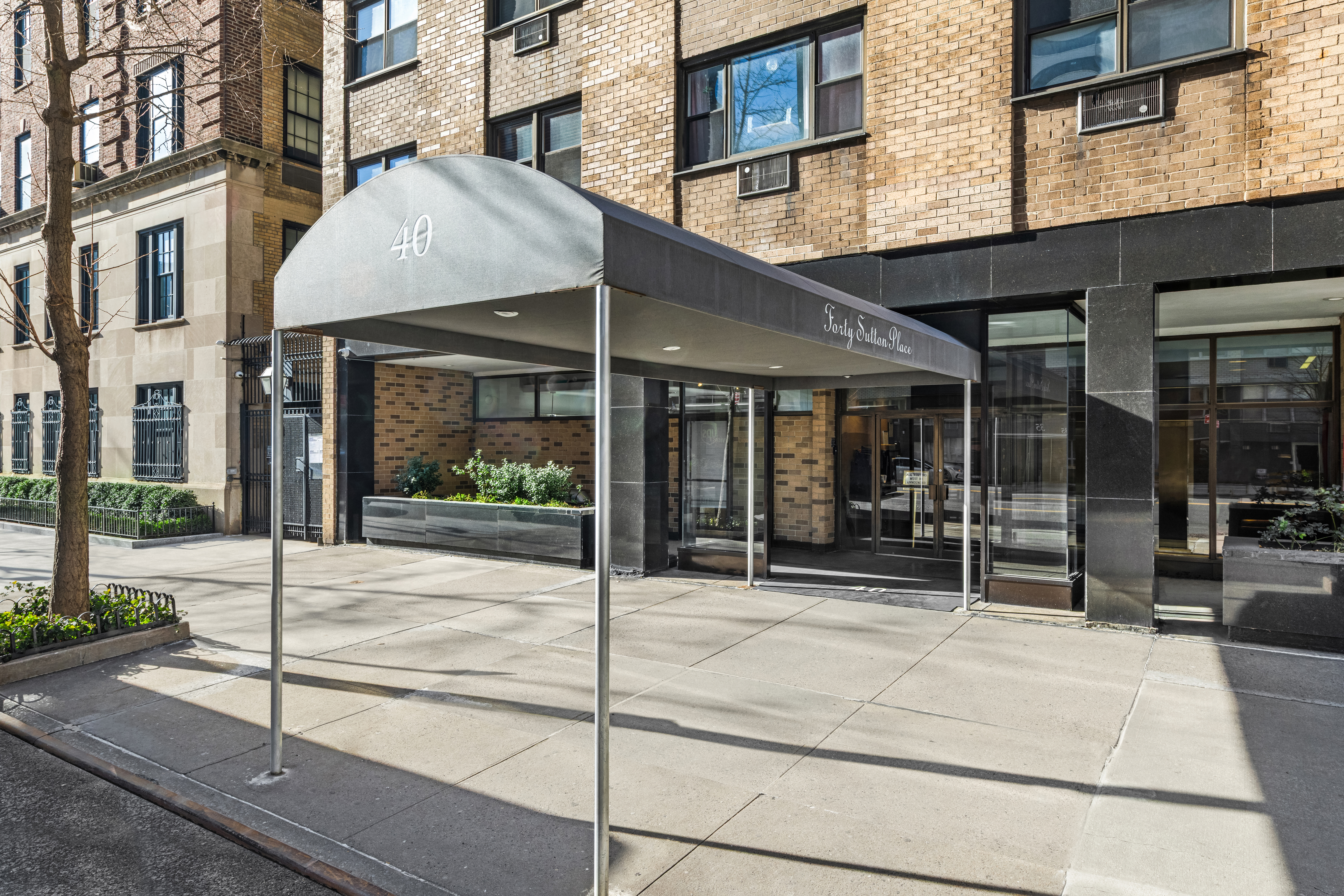 40 Sutton Place, Unit 4J Manhattan, NY 10022 - Photo 6 of 8