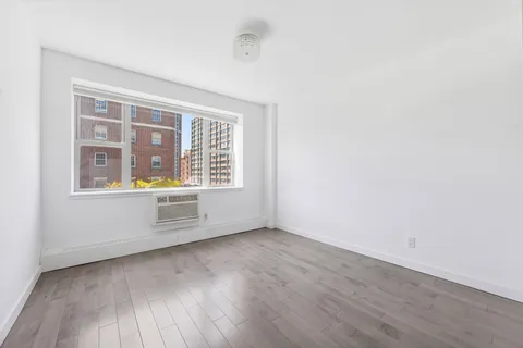 $855,000 | 400 East 14th Street, Unit 4C | East Village
