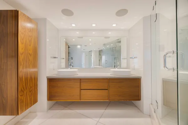 $1,600,000 | 2127 Brickell Avenue, Unit 1805, Miami, FL 33129