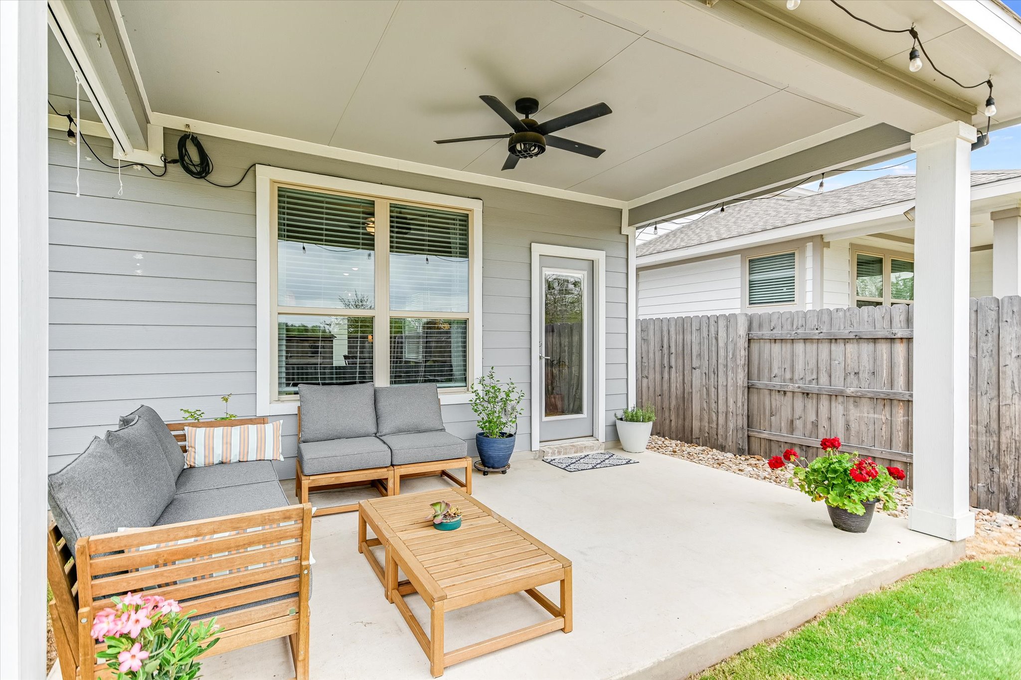 8607 McKamy Drive Austin, TX 78744 - Photo 23 of 28 a house view with a garden space