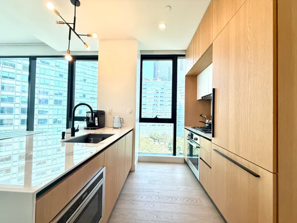 $1,599,000 | 4507 Court Square, Unit 2D | Long Island City