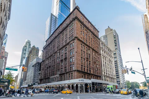 $3,600,000 | 205 West 57th Street, Unit 8BA | Midtown Central
