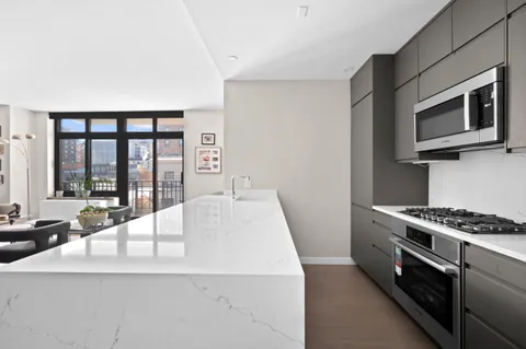 $1,275,000 | 222 Riverside Drive, Unit 10D | Upper West Side