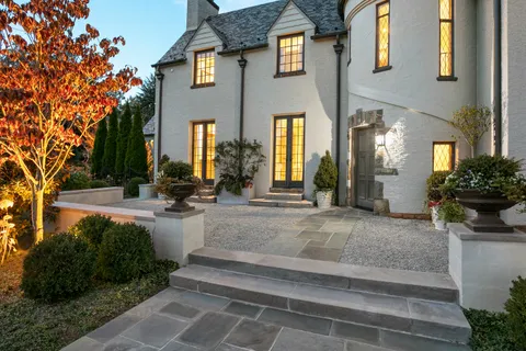 a view of a building entrance