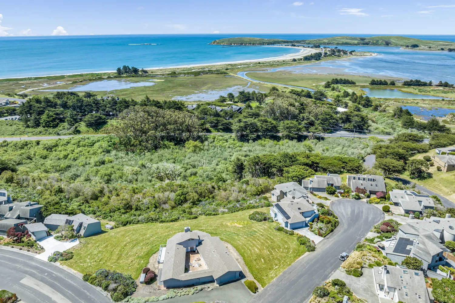$2,000,000 | 190 Starboard Court, Bodega Bay, CA 94923