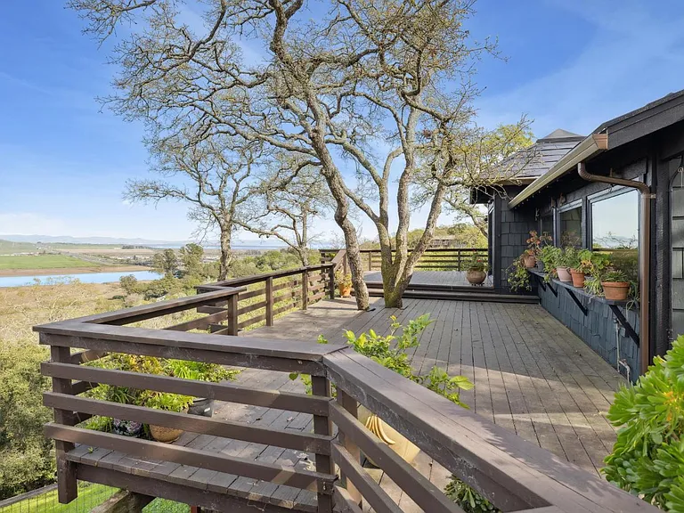 160 Crest Road Novato, CA 94945 - Photo 31 of 66