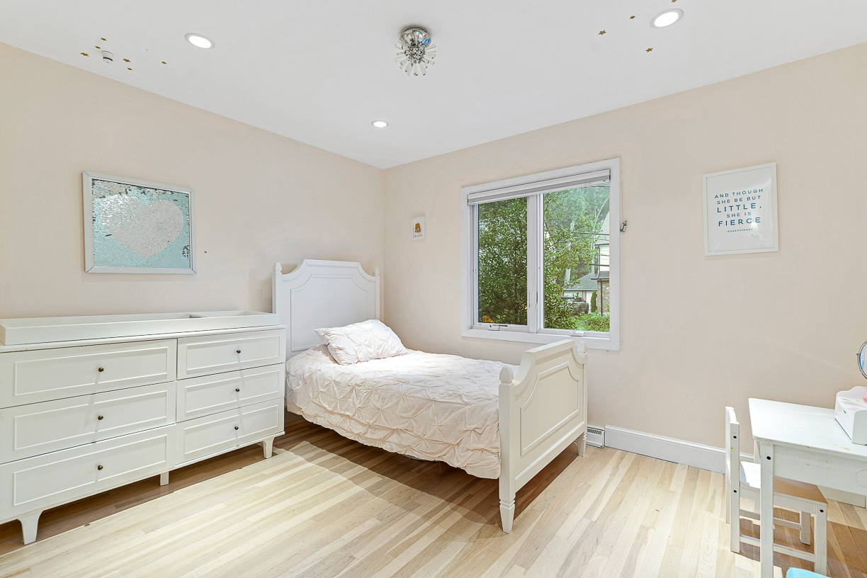 44 Rowena Road Newton Center, MA 02459 - Photo 10 of 16