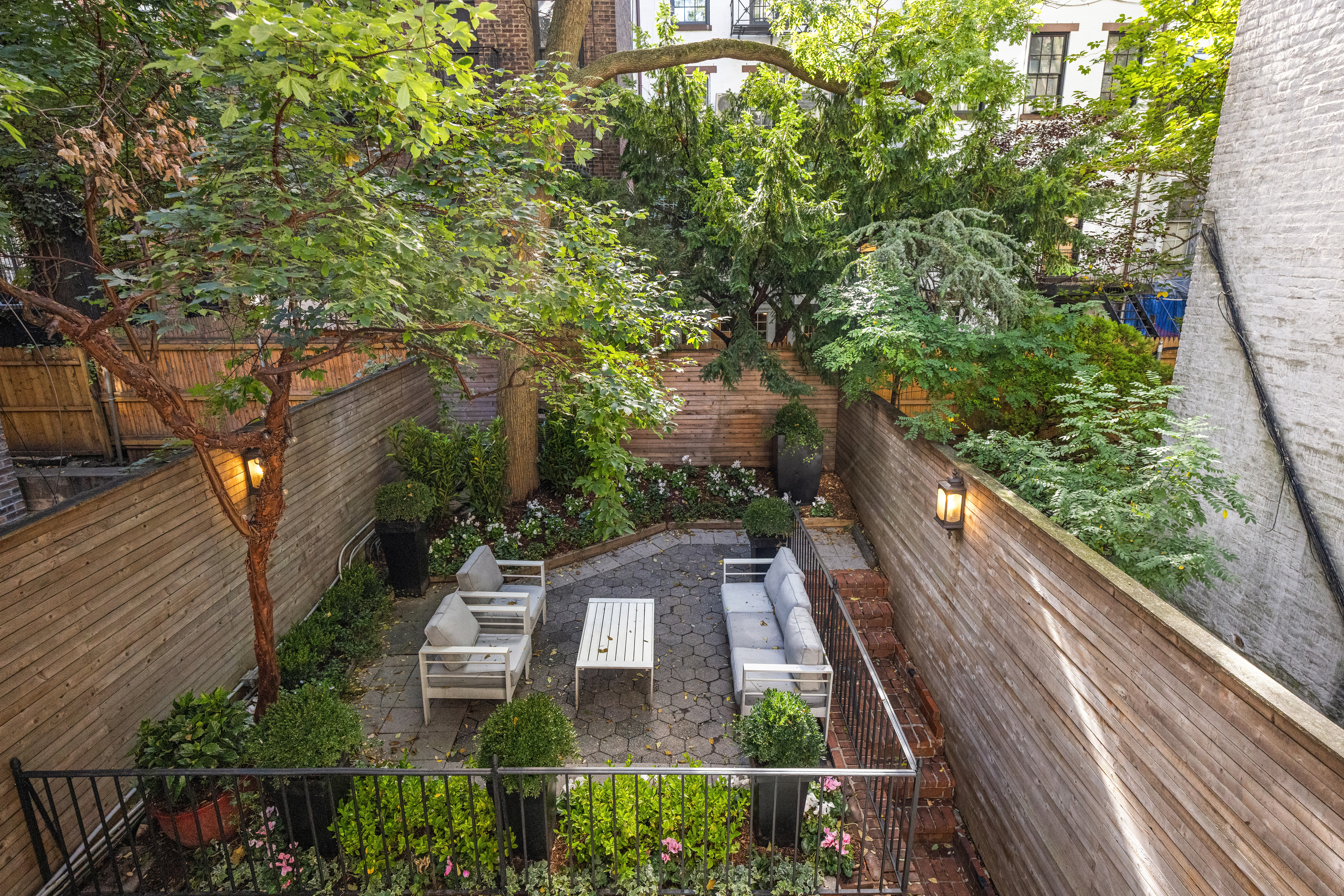 222 East 11th Street, Unit GARDEN Manhattan, NY 10003 - Photo 6 of 31