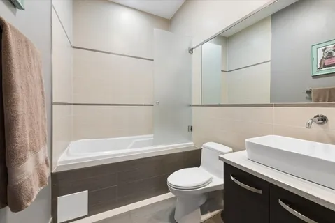 $715,000 | 2242 West Chicago Avenue, Unit 301, Chicago, IL 60622