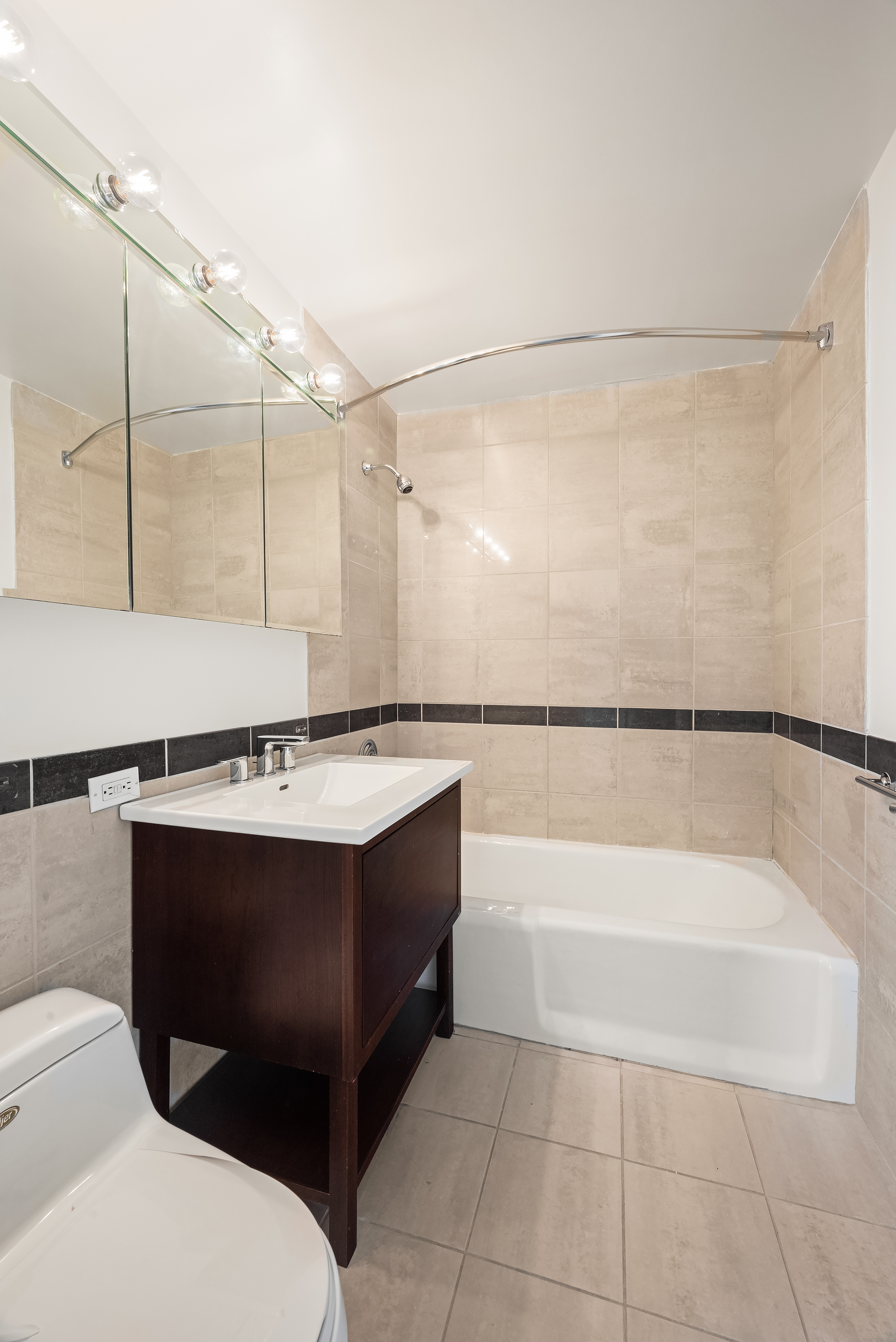 35 West 33rd Street, Unit 28C Manhattan, NY 10001 - Photo 8 of 31