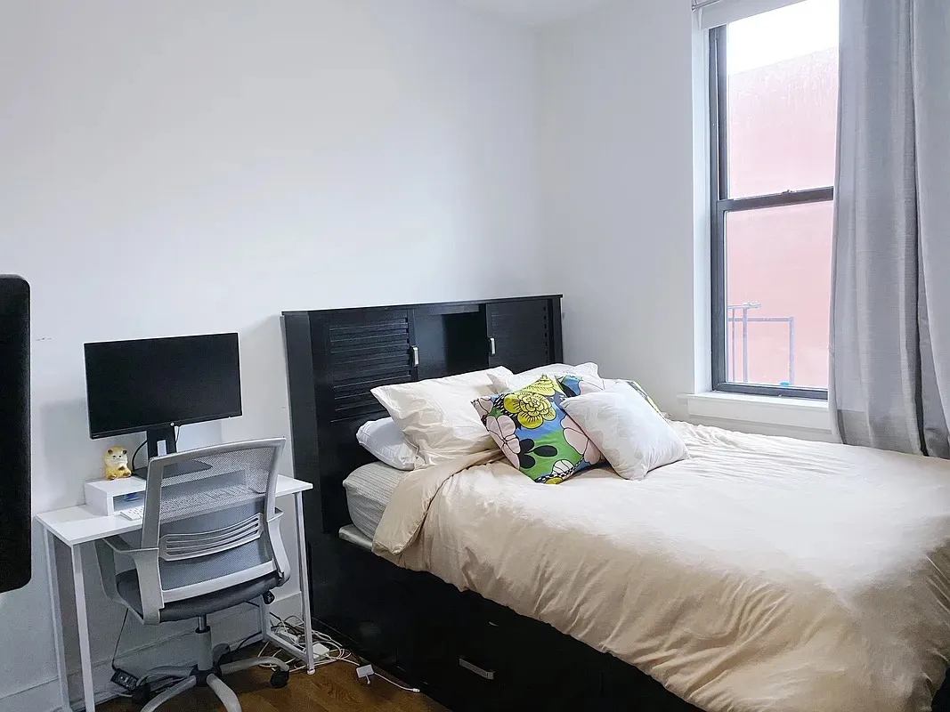 $3,714 | 384 Court Street, Unit 3 | Carroll Gardens