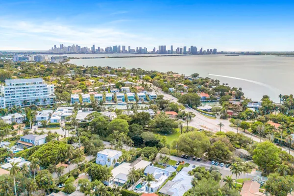 $18,000 | 4975 Delaware Avenue, Miami Beach, FL 33140