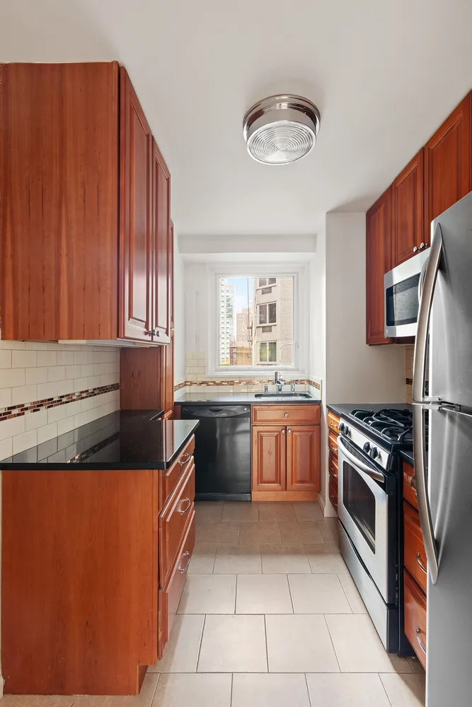 $1,150,000 | 301 East 22nd Street, Unit 4CD | Gramercy