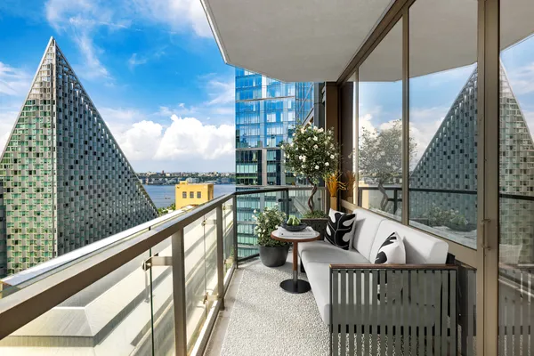 $2,250,000 | 10 West End Avenue, Unit 21D | Upper West Side