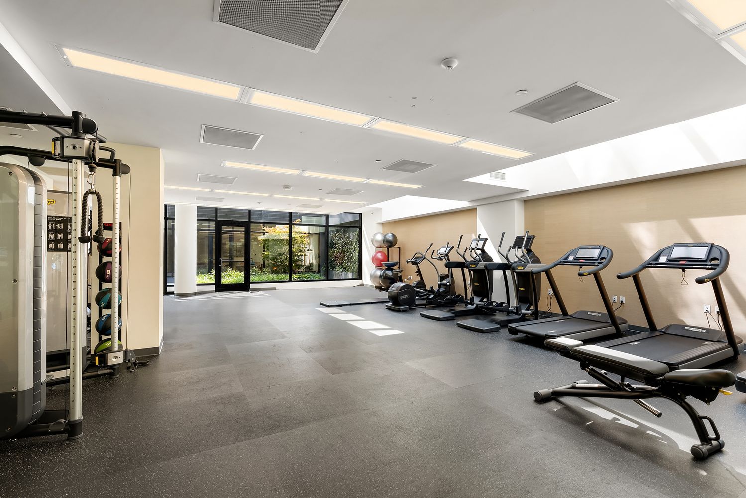 21-30 44th Drive, Unit PHD Queens, NY 11101 - Photo 9 of 11