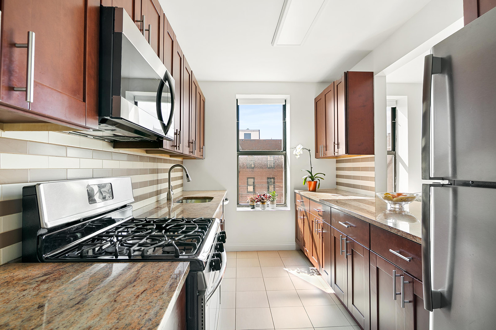 571-579 Academy Street, Unit 4F Manhattan, NY 10034 - Photo 5 of 9