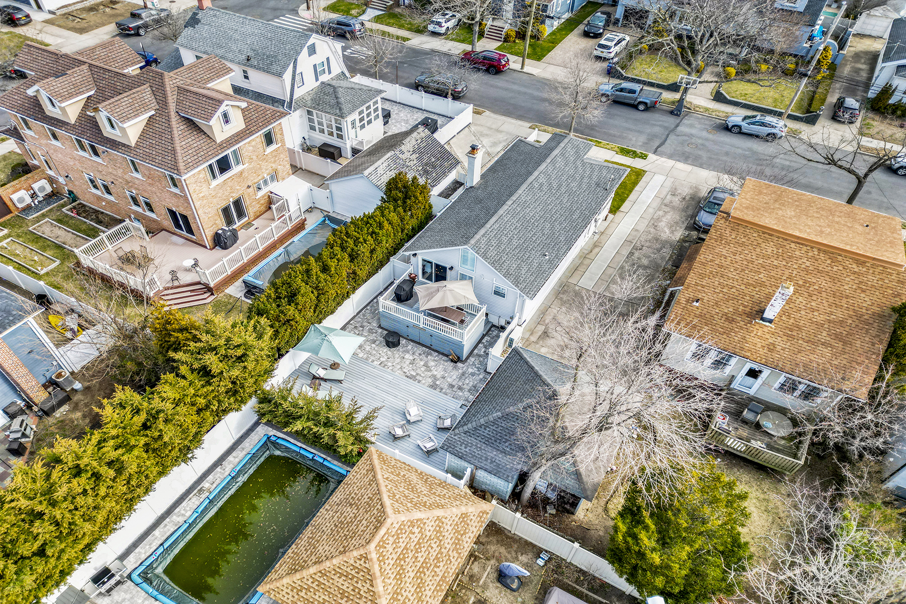 4-53 Beach 142nd Street Queens, NY 11694 - Photo 38 of 39 an aerial view of a house with a garden