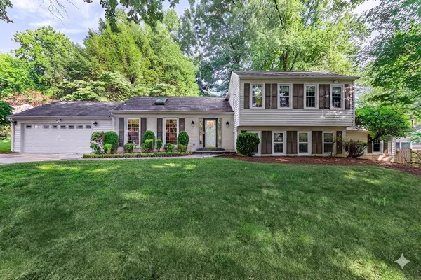 $1,100,000 | 5 Barrington Fare, Rockville, MD 20850