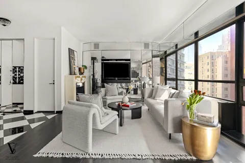 $1,699,000 | 415 East 54th Street, Unit 6D | Sutton Place