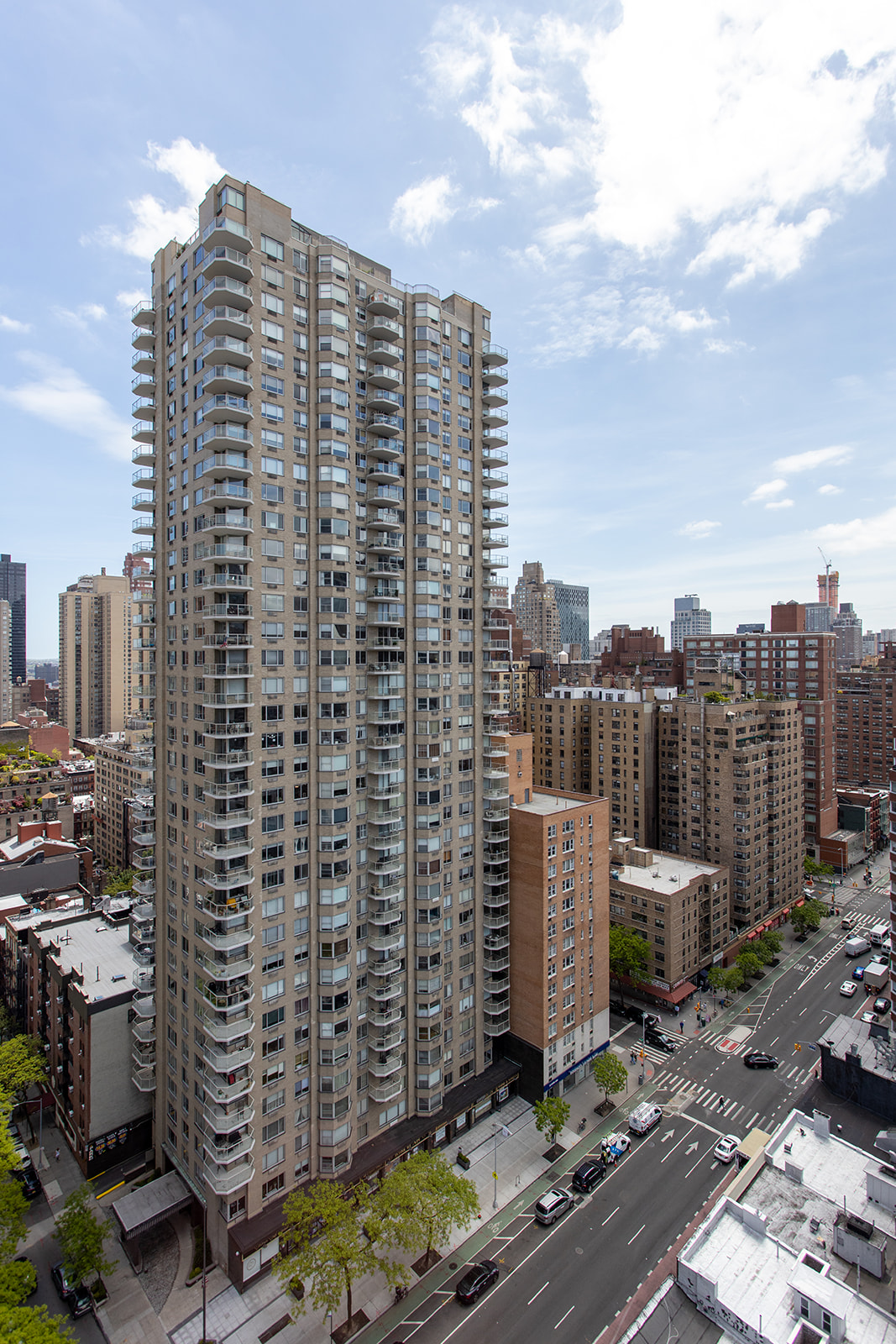 255 East 74th Street, Unit 21AB Manhattan, NY 10021 - Photo 28 of 37 a view of a city with tall buildings