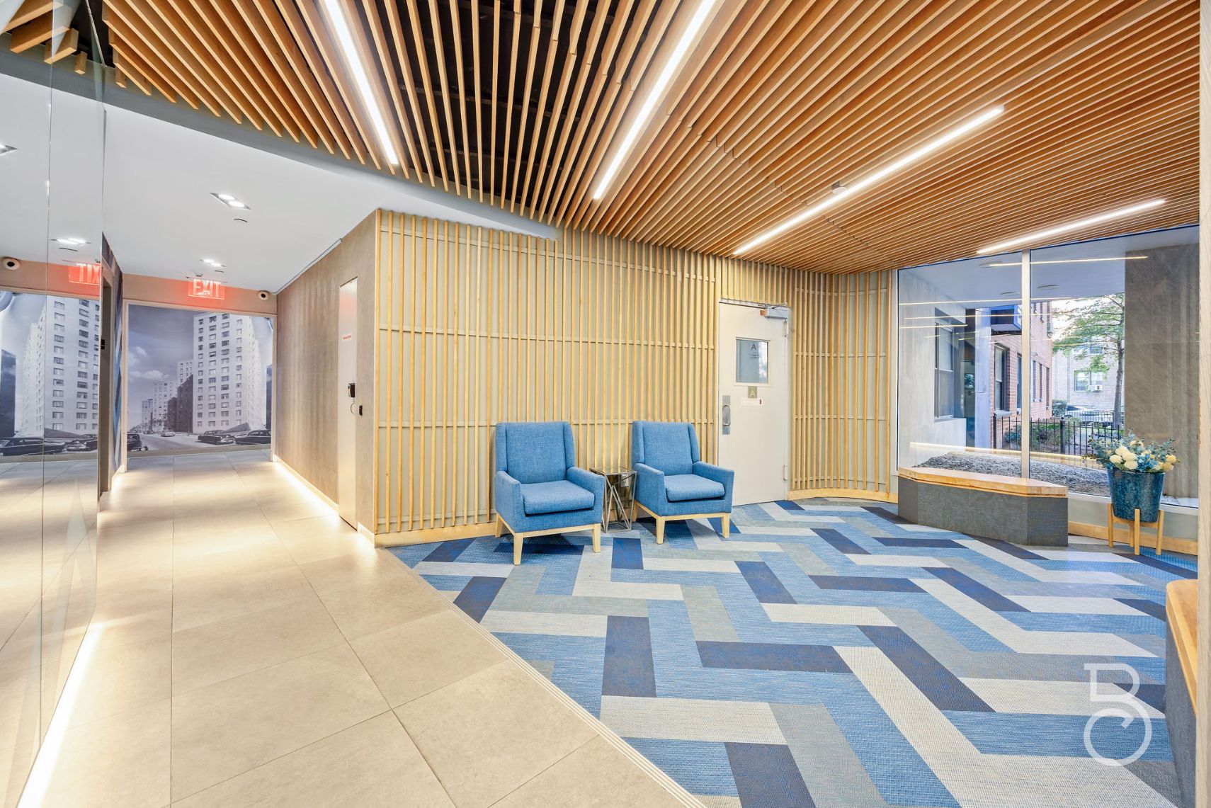 99-52 66th Road, Unit 5D Queens, NY 11374 - Photo 12 of 13 a lobby with furniture