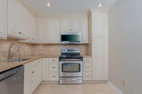 $830,000 | 3726 12th Street South, Arlington, VA 22204