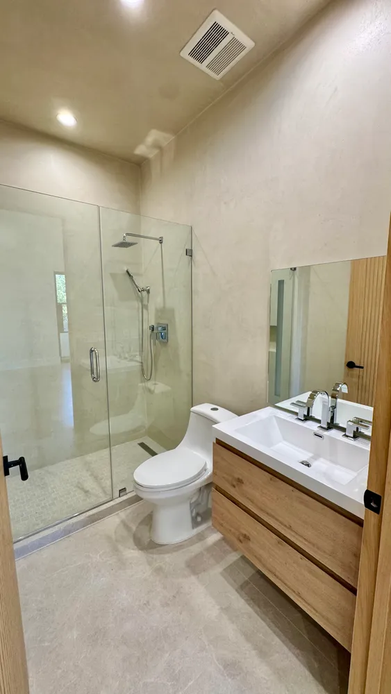 $7,995 | Yarmouth Avenue, Encino, CA 91316