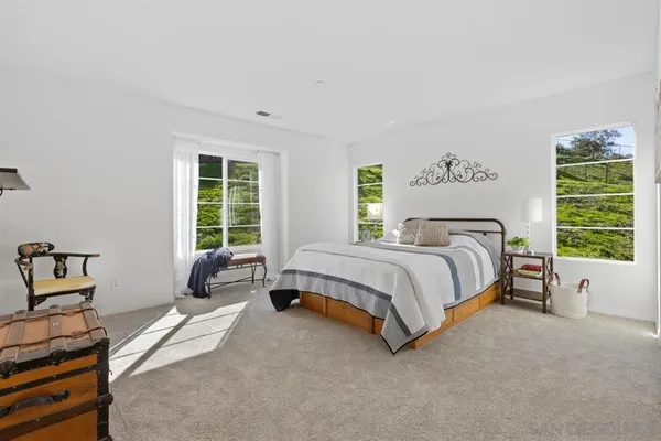 $1,395,000 | 475 Taylor Drive, Oceanside, CA 92056