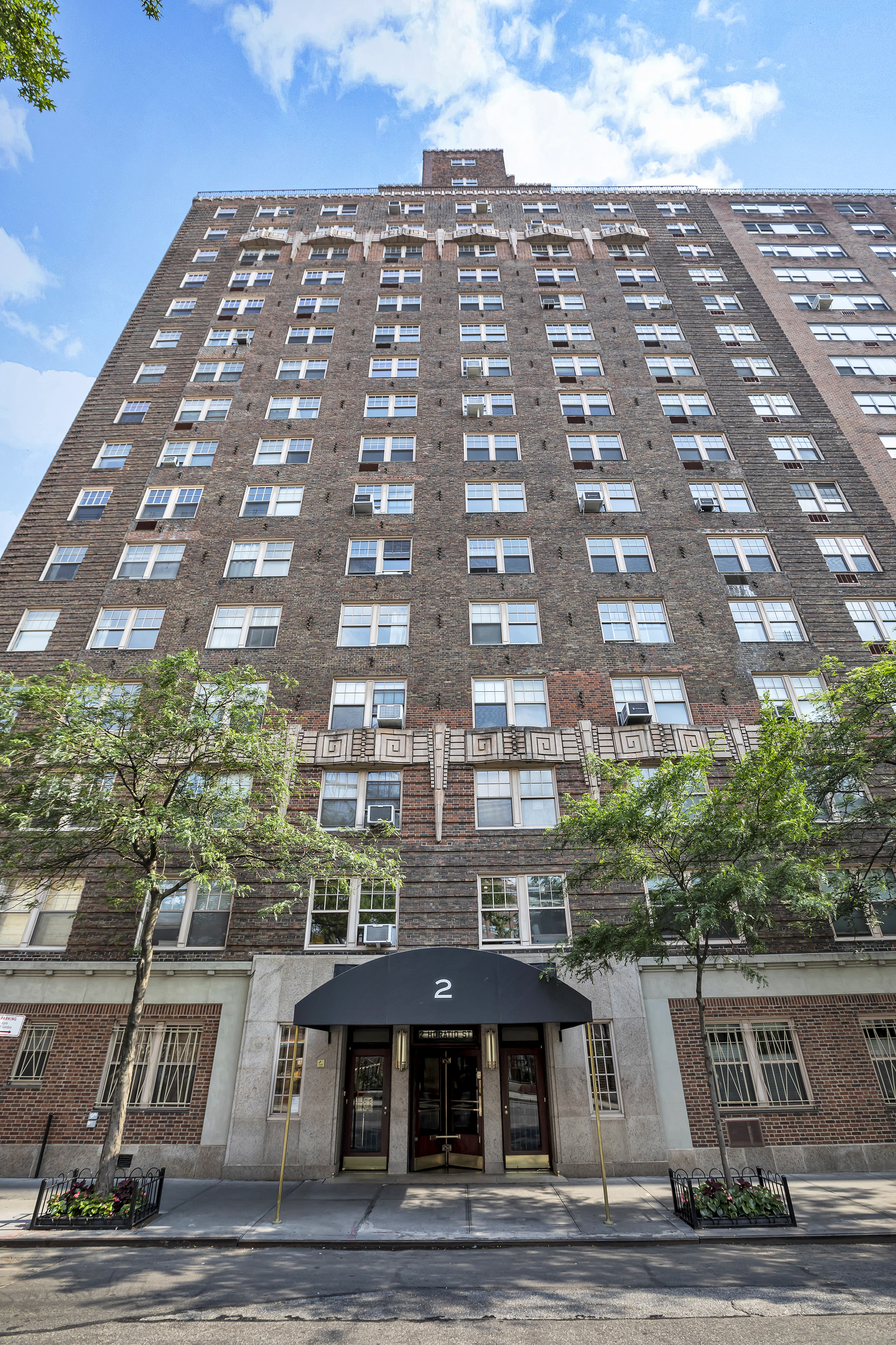 2 Horatio Street, Unit 4JS Manhattan, NY 10014 - Photo 19 of 20 a view of a large building