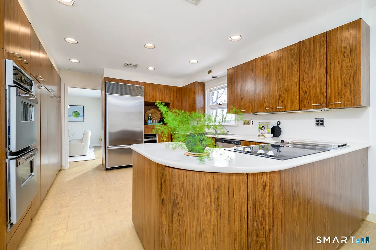 1238 Westover Road Stamford, CT 06902 - Photo 10 of 27