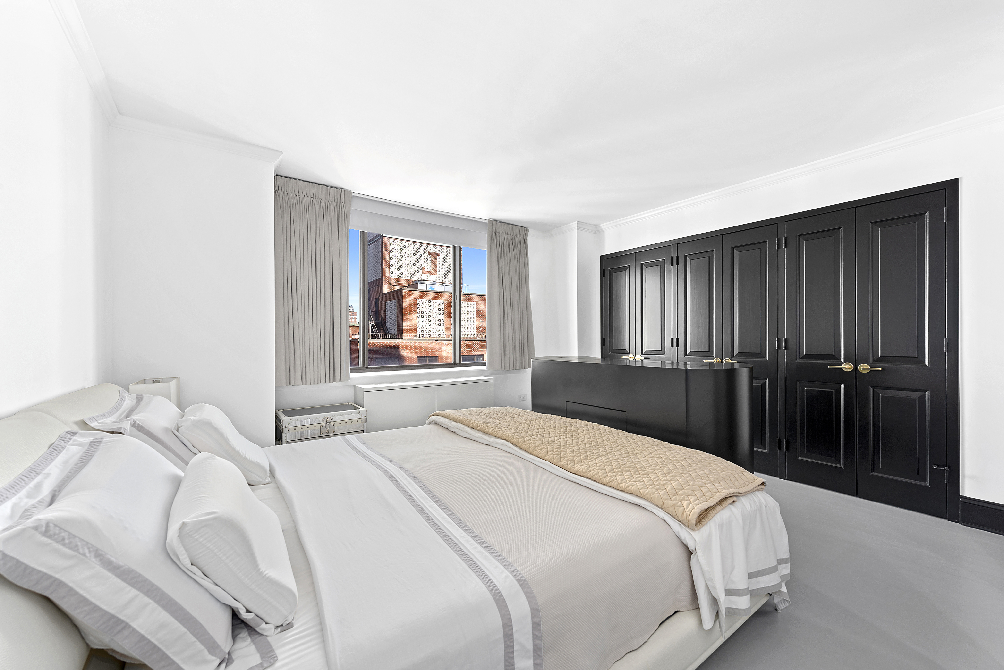 300 East 64th Street, Unit 19A Manhattan, NY 10065 - Photo 4 of 11