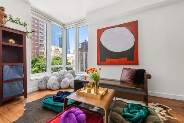 $2,150,000 | 261 West 28th Street, Unit 6A | Chelsea