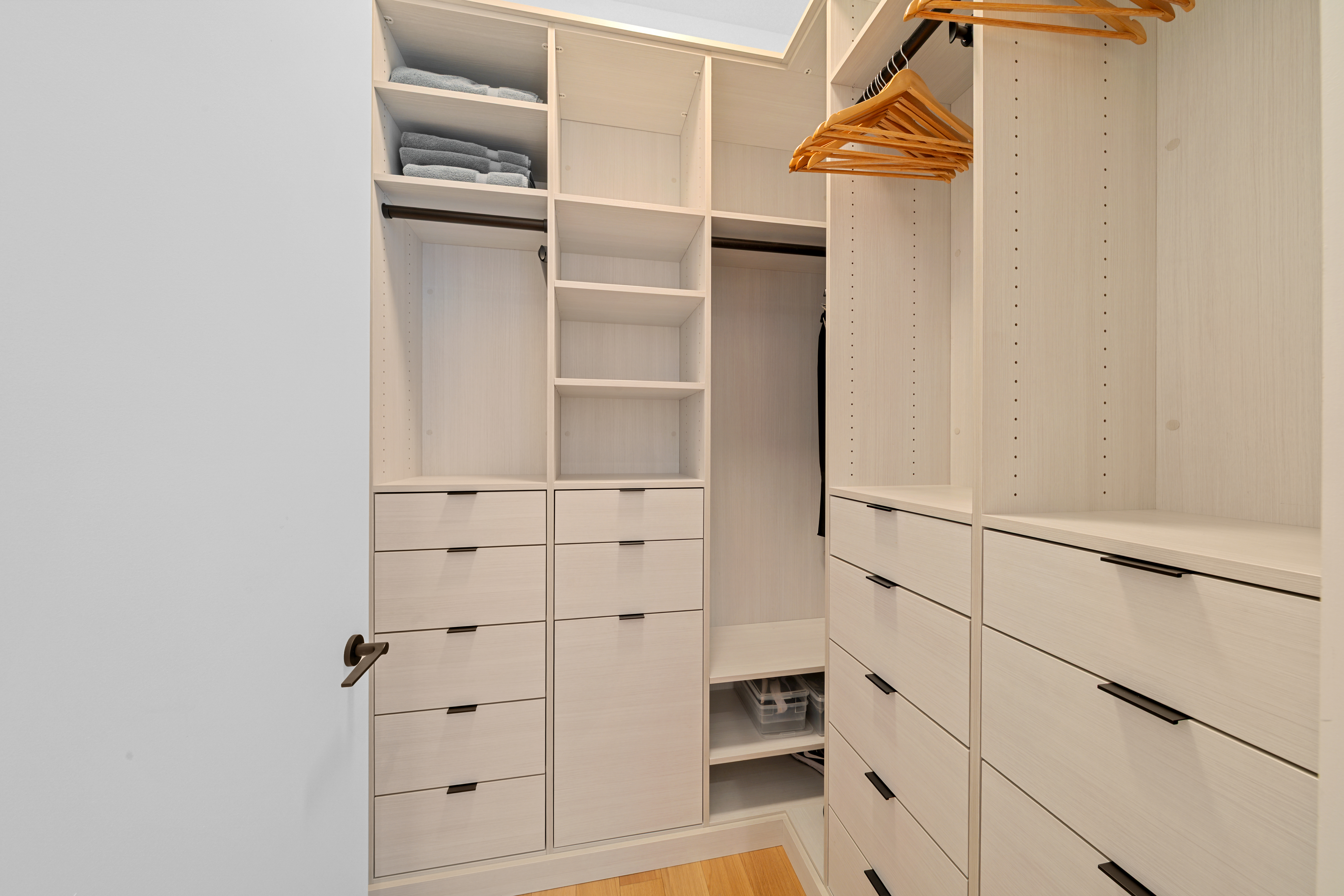 15 East 30th Street, Unit 19B Manhattan, NY 10016 - Photo 21 of 40 a view of walk in closet with empty racks