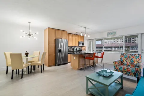 $389,000 | 2881 Northeast 32nd Street, Unit 220, Fort Lauderdale, FL 33306
