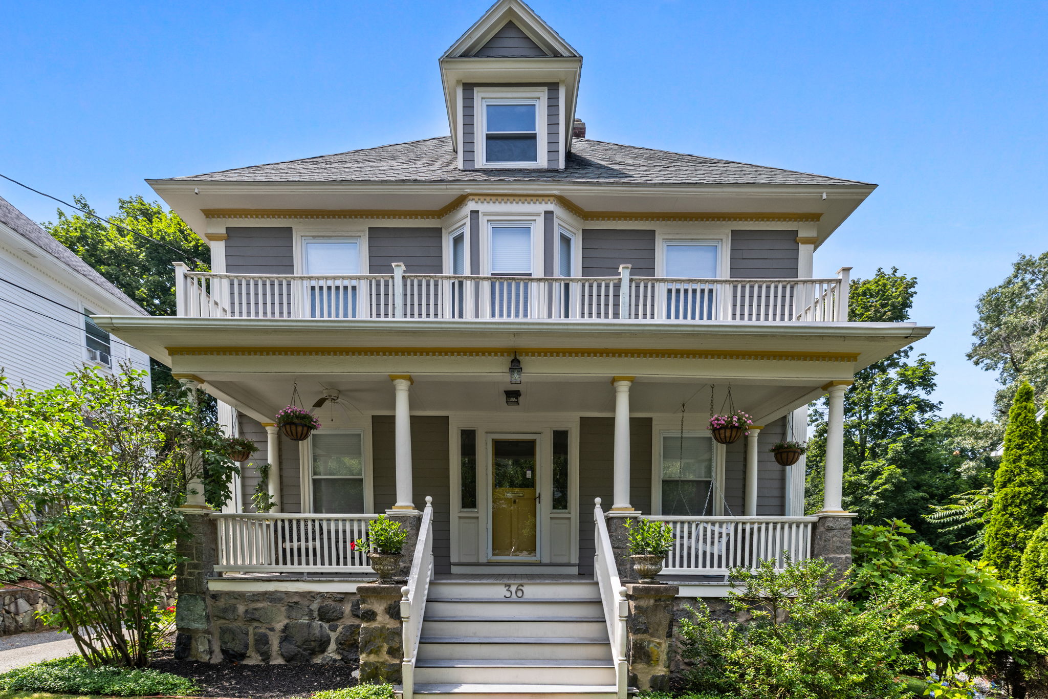 36 Renwick Road Wakefield, MA 01880 - Photo 2 of 14 Gallery Image 2