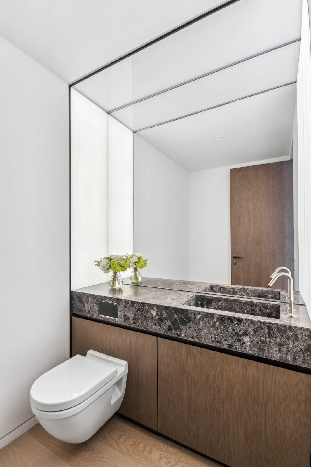 100 East 53rd Street, Unit 19A Manhattan, NY 10022 - Photo 14 of 23 Gallery Image 14