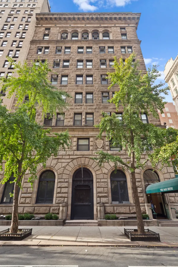 $3,200 | 4 Lexington Avenue, Unit 4F | Gramercy