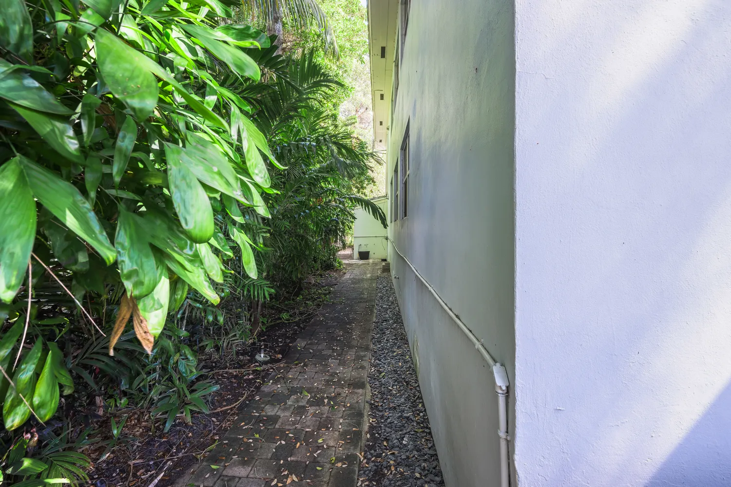 $4,350 | 3911 Ponce De Leon Boulevard, Coral Gables, FL 33134