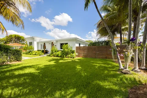 $1,295,000 | 6055 Southwest 38th Street, Miami, FL 33155