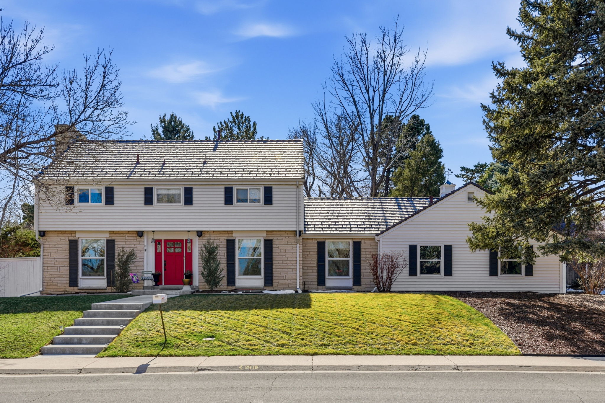 3565 South Oneida Way Denver, CO 80237 - Photo 2 of 23