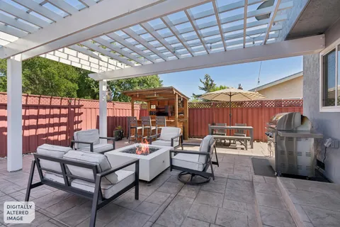 $1,049,000 | 112 Rose Petal Court, Petaluma, CA 94954