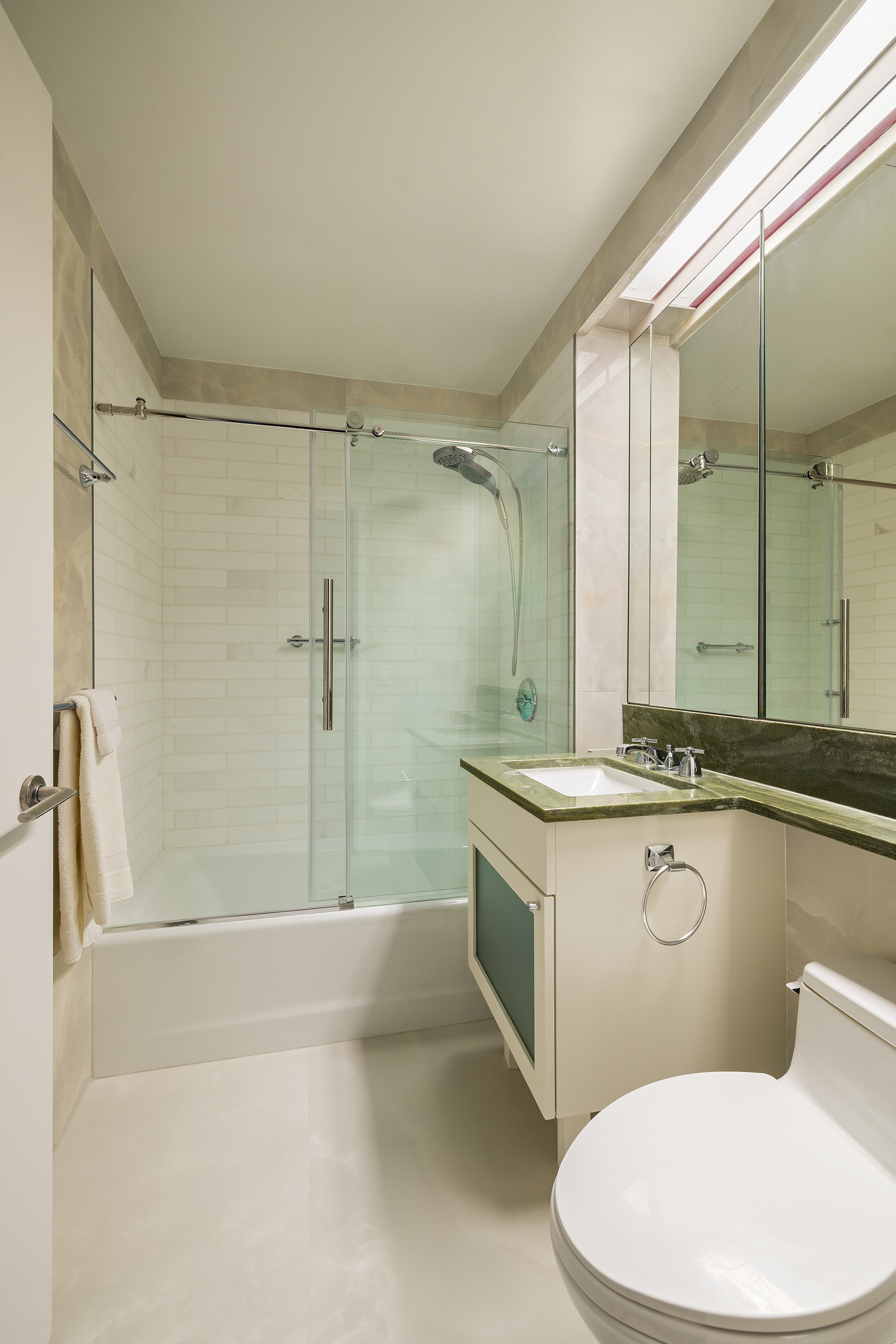 207 East 57th Street, Unit 30A Manhattan, NY 10022 - Photo 10 of 12 Gallery Image 10