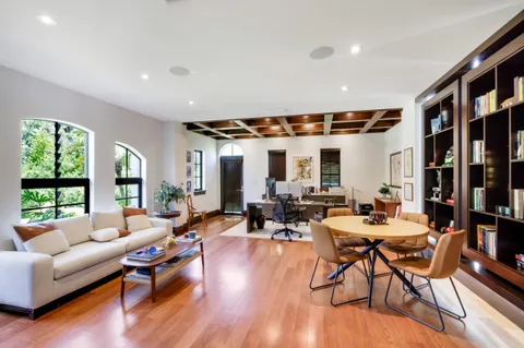 $8,200,000 | 6864 Southwest 68th Street, South Miami, FL 33143