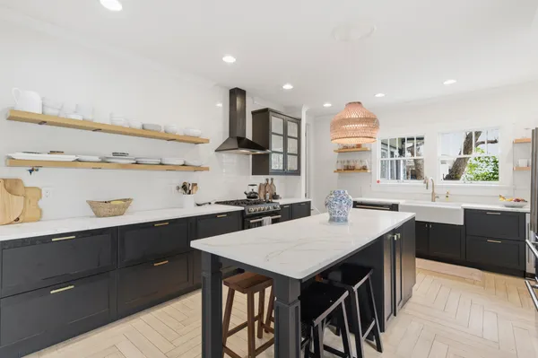 $1,549,000 | 816 16th Avenue Northeast, St. Petersburg, FL 33704