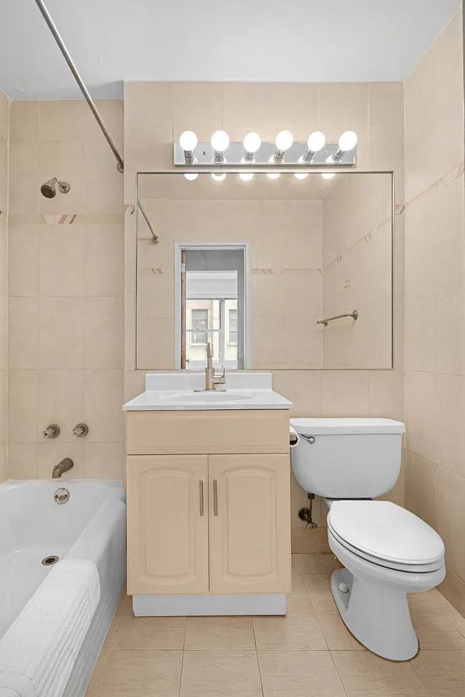 $3,500 | 430 West 34th Street, Unit 7A | Hudson Yards